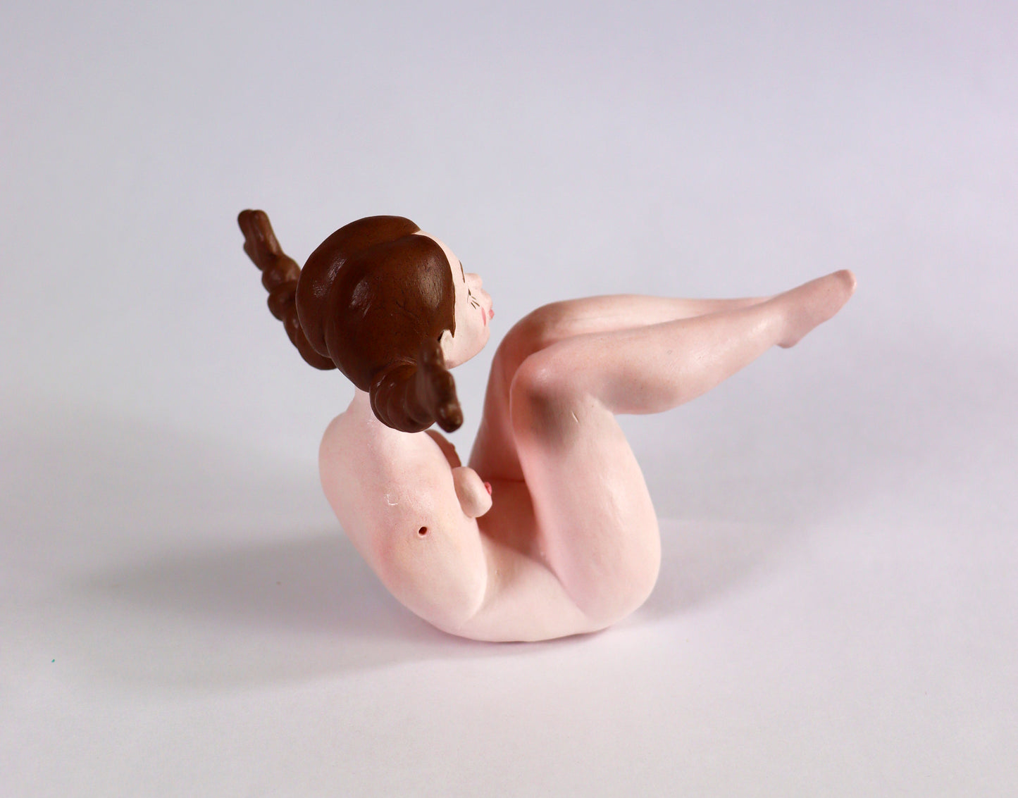 Mujer hueco/depósito/agujero (2025)