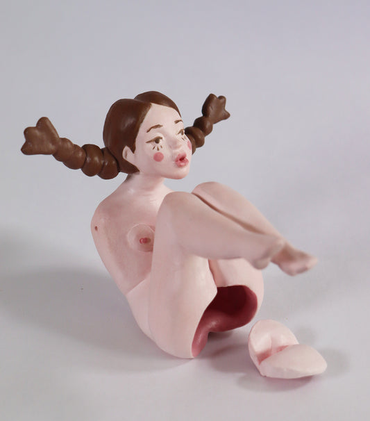 Mujer hueco/depósito/agujero (2025)